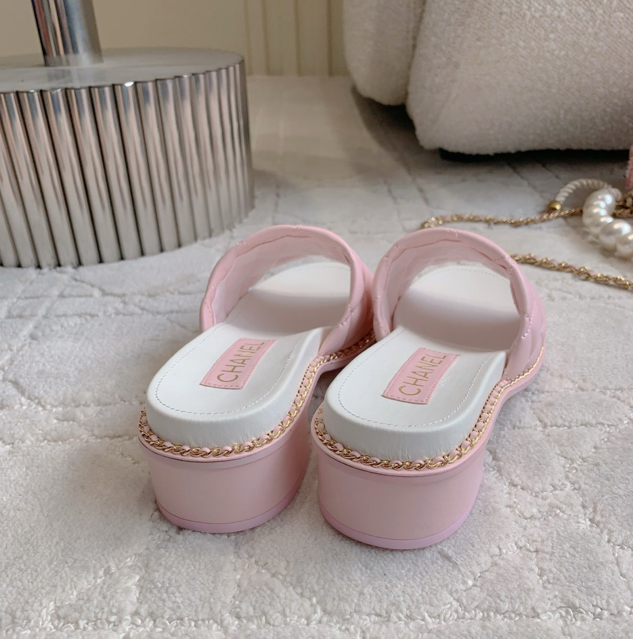 PINK PEARLIQUE SLIDES